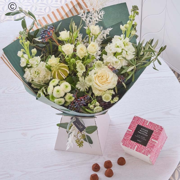 On Trend Winter Tie & Chocs